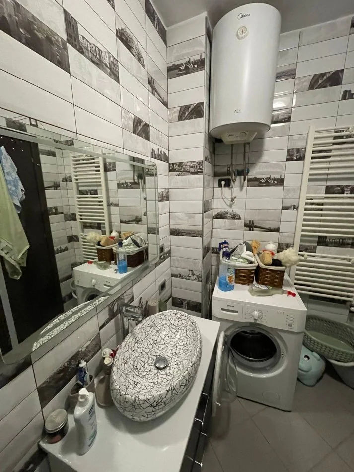 Tirane, jepet me qera apartament 2+1 Kati 7, 110 m² 900 €