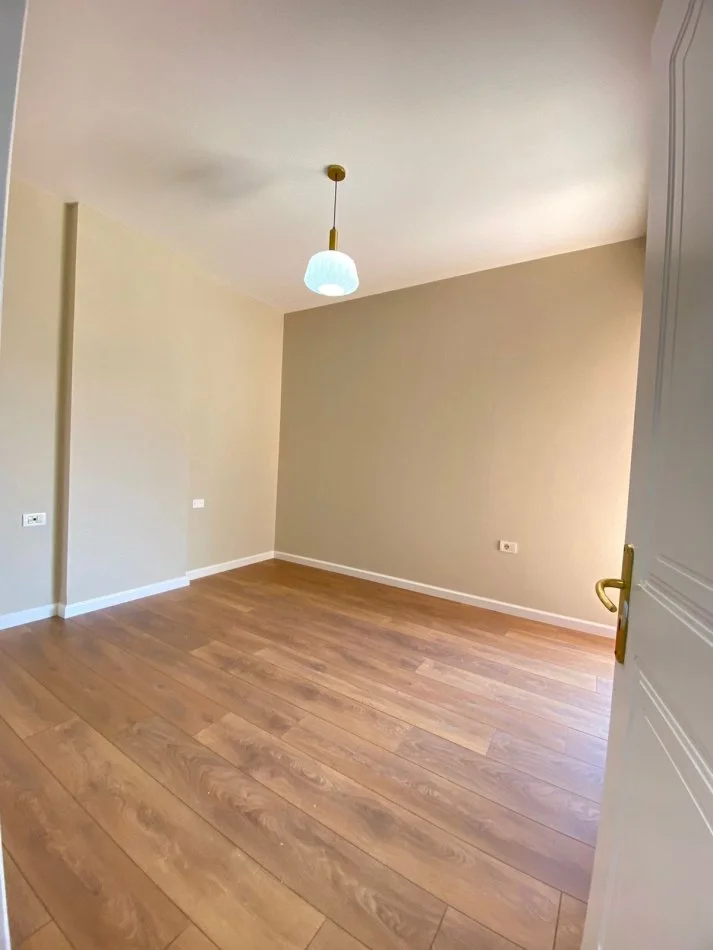 Tirane, Apartament 2+1 per shitje Kati 5, 90 m² 185.000 € (Rruga Saraceve)