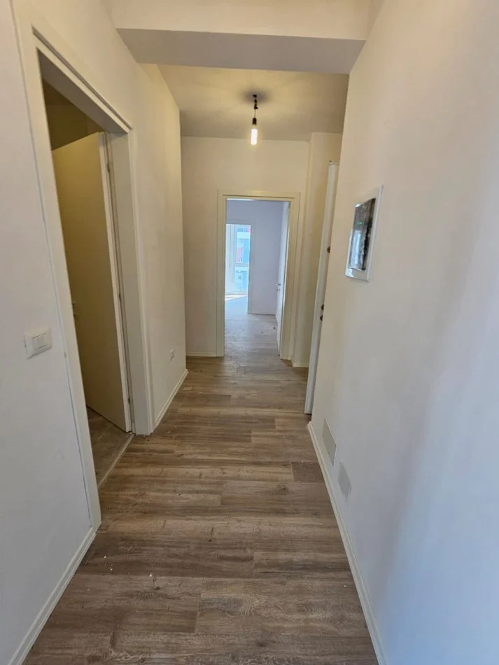 Shqiperi, shes apartament 3+1+Ballkon Kati 5, 142 m² 155.000 € (univers city)