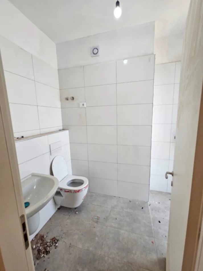 Shqiperi, shes apartament 3+1+Ballkon Kati 5, 142 m² 155.000 € (univers city)