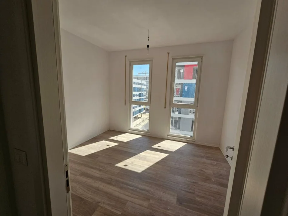 Shqiperi, shes apartament 3+1+Ballkon Kati 5, 142 m² 155.000 € (univers city)