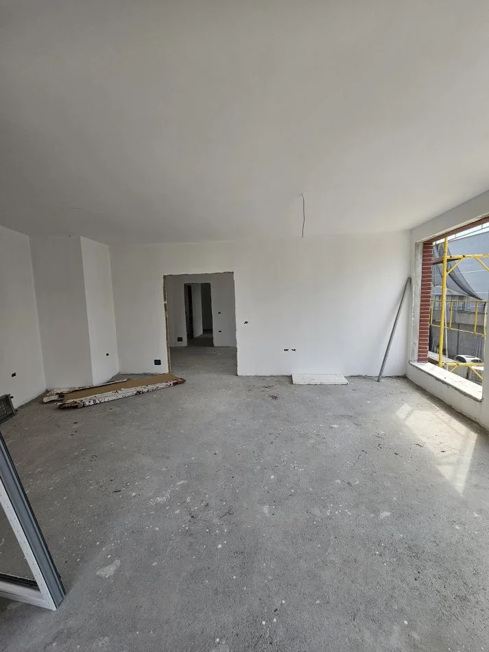 ALF35653 Tirane, shitet apartament 4+1 Kati 1, 200 m² 350.000 € (Stacioni i trenit)