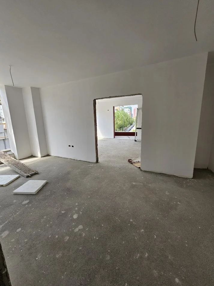 ALF35653 Tirane, shitet apartament 4+1 Kati 1, 200 m² 350.000 € (Stacioni i trenit)