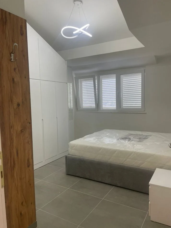 Shqiperi, jepet me qera apartament 1+1 Kati 5, 67 m² 500 € (Fresk)