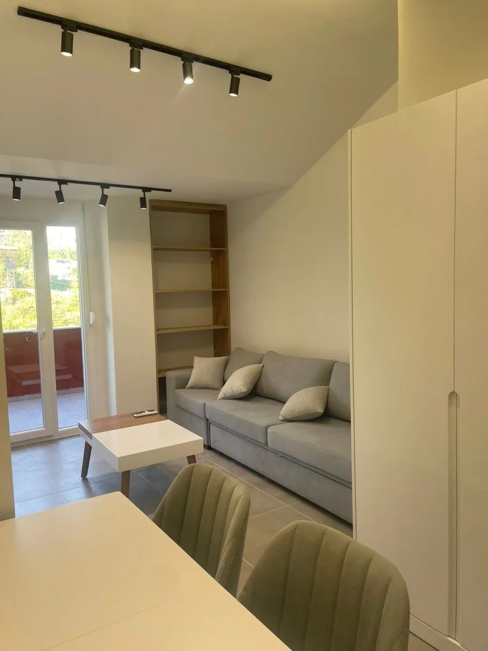 Shqiperi, jepet me qera apartament 1+1 Kati 5, 67 m² 500 € (Fresk)