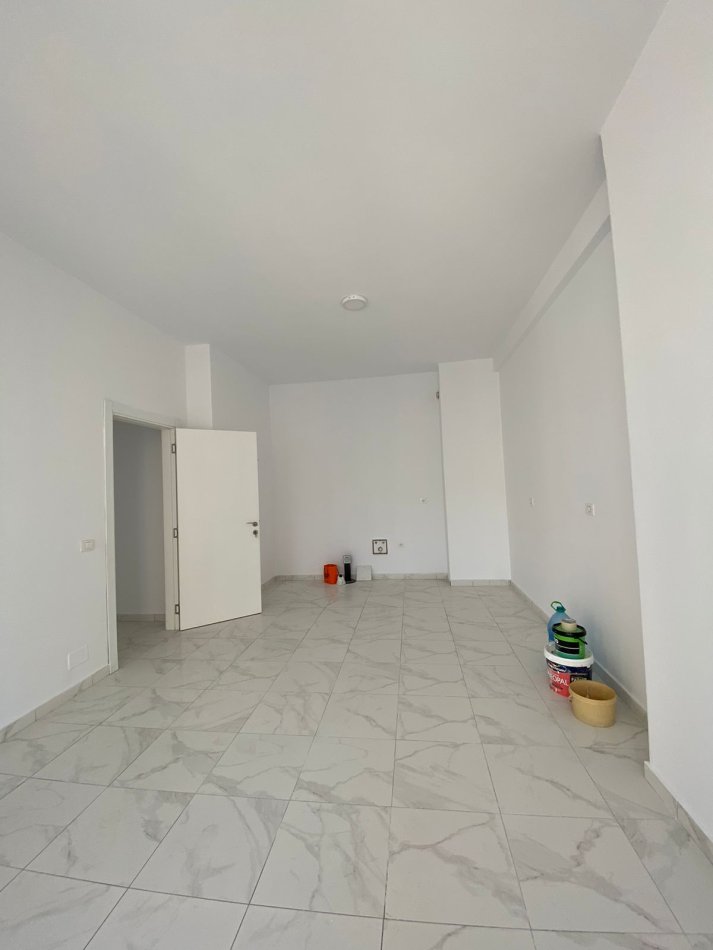 Tirane, shitet apartament 3+1 Kati 2, 110 m² 244.000 € (NSHRAK)