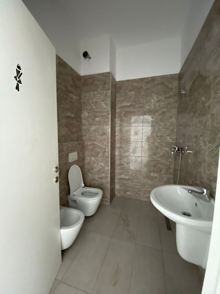 Tirane, shitet apartament 3+1 Kati 2, 110 m² 244.000 € (NSHRAK)