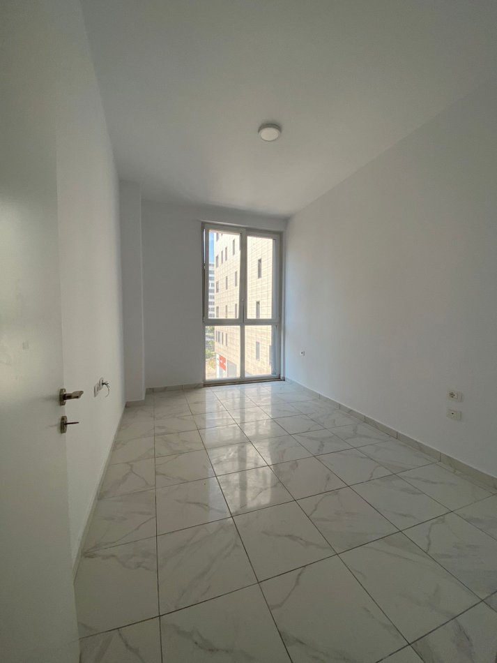 Tirane, shitet apartament 3+1 Kati 2, 110 m² 244.000 € (NSHRAK)