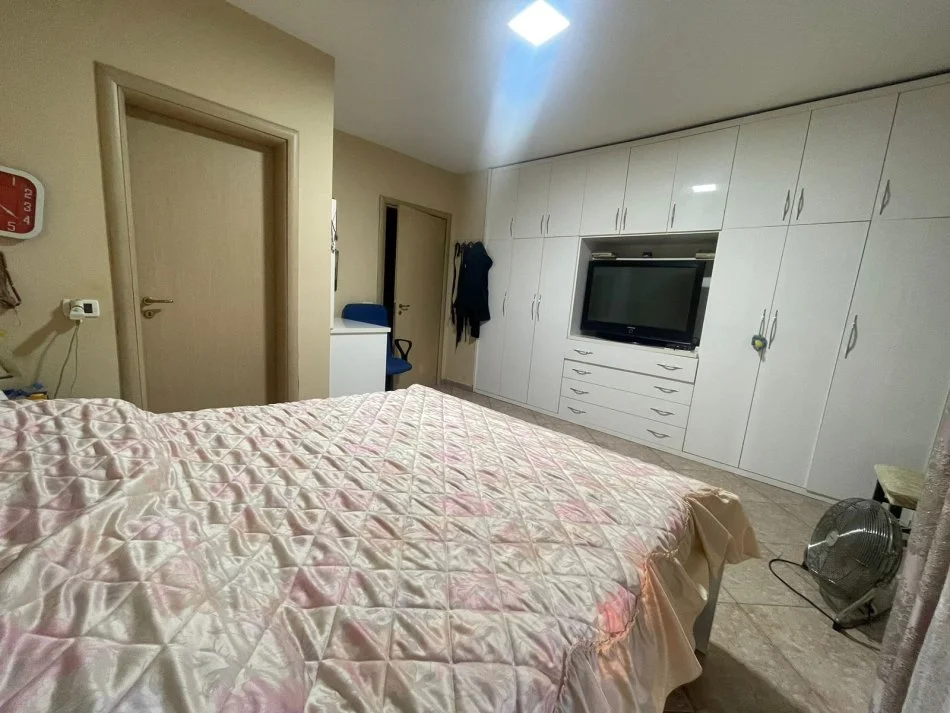 Tirane, jepet me qera apartament 2+1 Kati 3, 130 m² 550 € (Rr. Sulejman Delvina)