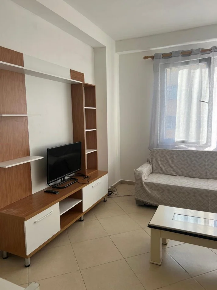 Tirane, Apartament 1+1 me qira  Kati 6, 79 m² 400 € (Teodore Keko)