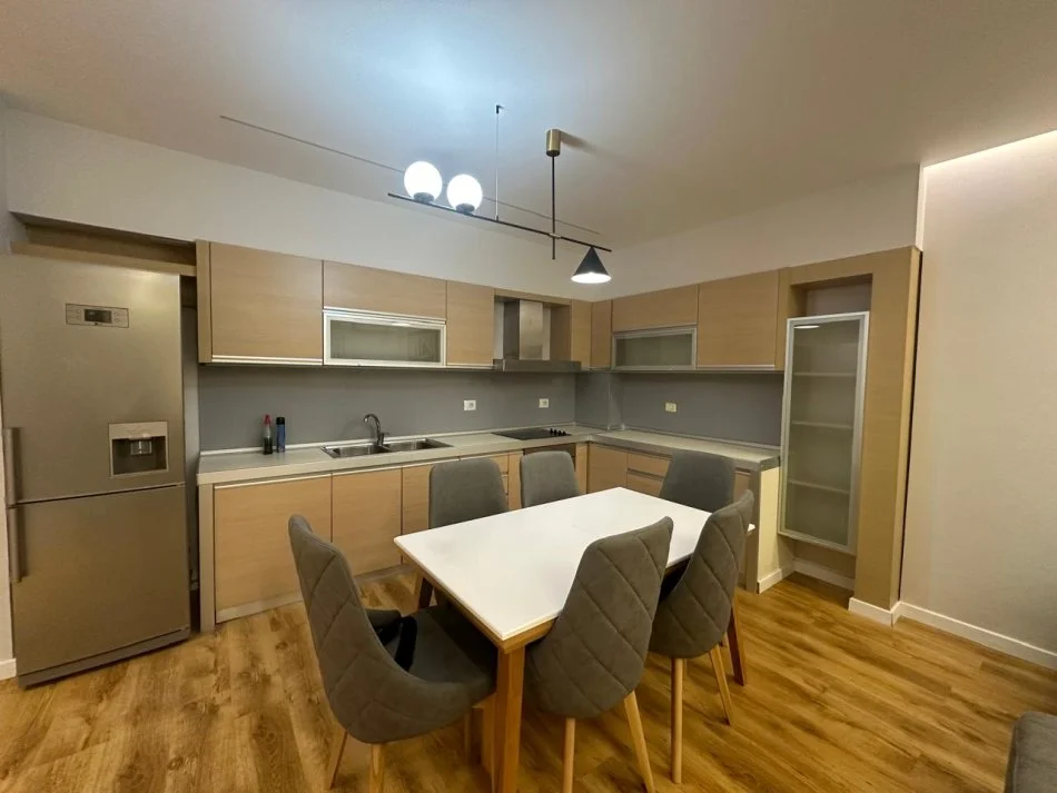 Tirane, jepet me qera apartament 1+1 Kati 4, 75 m² 165.000 € (Komuna e Parisit)