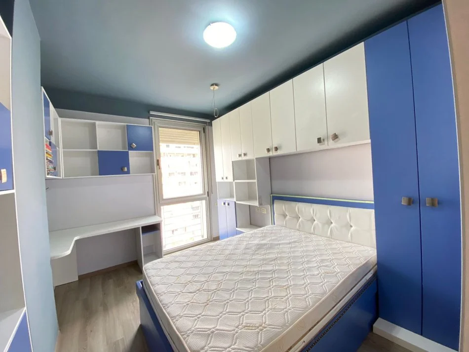 Tirane, jepet me qera apartament 3+1+Aneks+Ballkon Kati 6, 142 m² 2.000 € (LIQENI ARTIFICIAL NOBIS WELLNES CENTER)