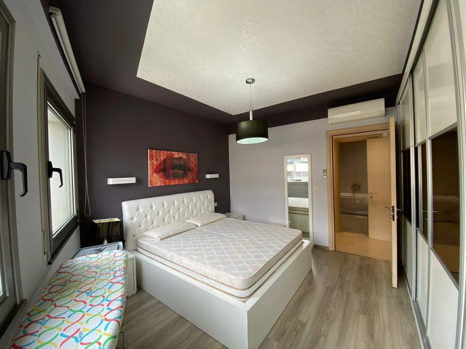 Tirane, jepet me qera apartament 3+1+Aneks+Ballkon Kati 6, 142 m² 2.000 € (LIQENI ARTIFICIAL NOBIS WELLNES CENTER)