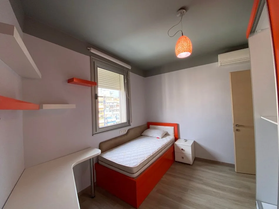 Tirane, jepet me qera apartament 3+1+Aneks+Ballkon Kati 6, 142 m² 2.000 € (LIQENI ARTIFICIAL NOBIS WELLNES CENTER)