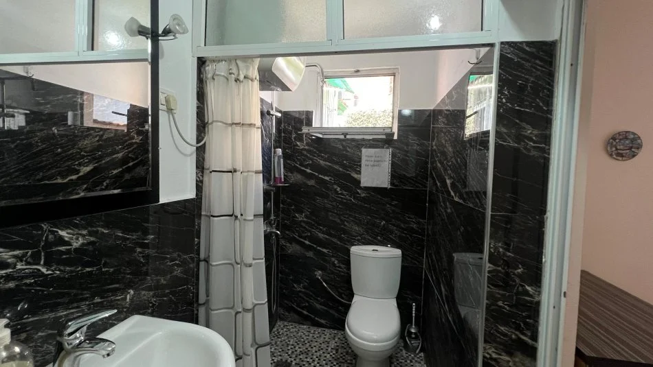 Tirane, jepet me qera shtepi 1 Katshe Kati 1, 125 m² 1.200 € (Sheshi Avni Rustemi)