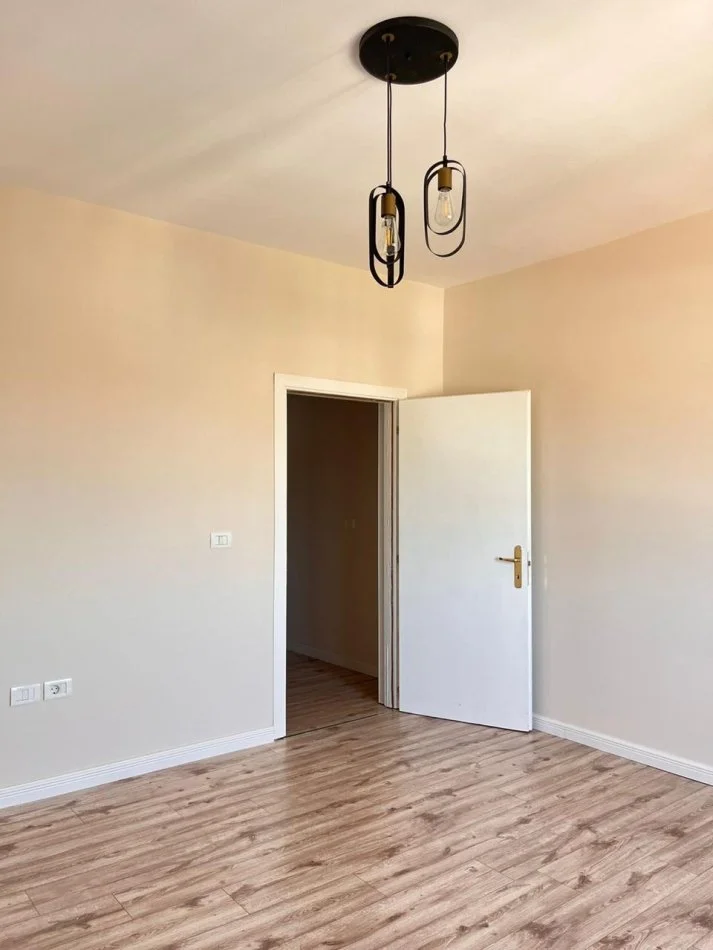 Durres, shes apartament 1+1+Ballkon Kati 7, 70 m² 77.000 € 