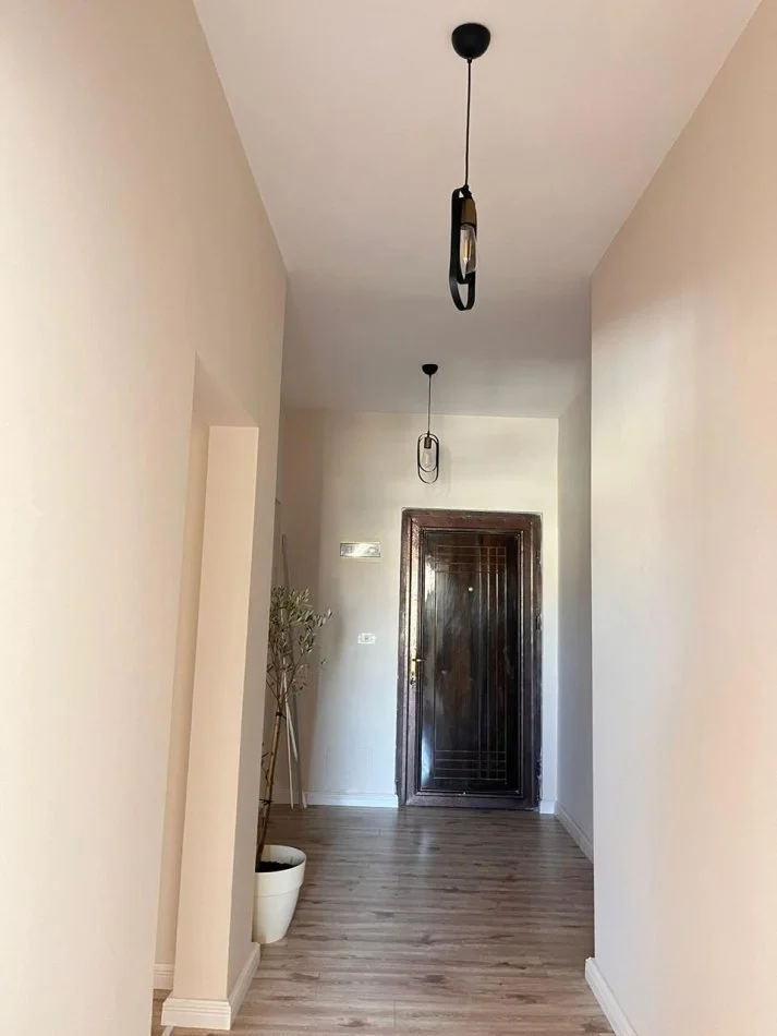 Durres, shes apartament 1+1+Ballkon Kati 7, 70 m² 77.000 € (Rruga Pavaresia)