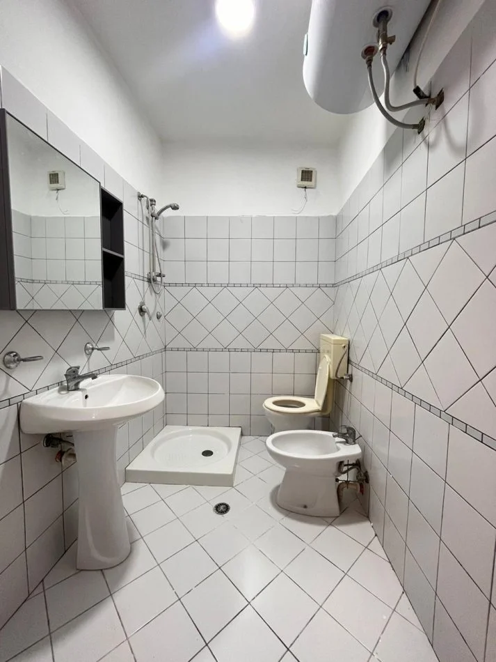 Durres, shes apartament 1+1 Kati 4, 70 m² 77.000 € (Rruga Pavaresia)