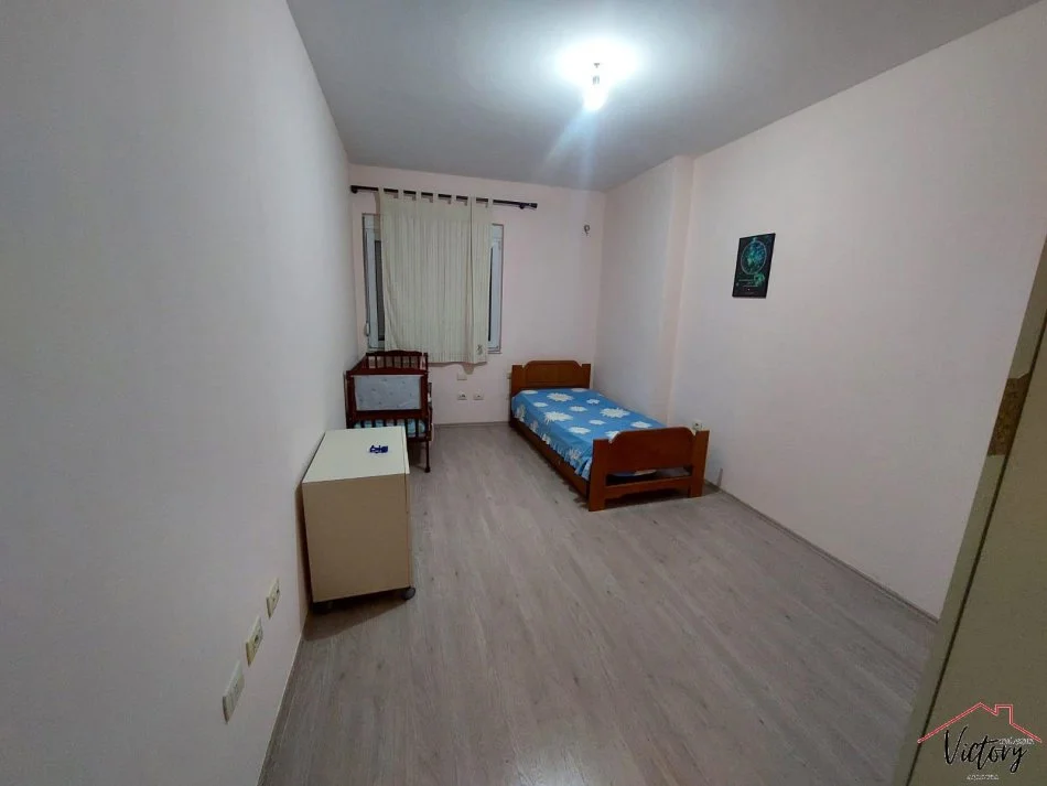 Tirane, jepet me qera apartament 2+1 Kati 7, 100 m² 450 €
