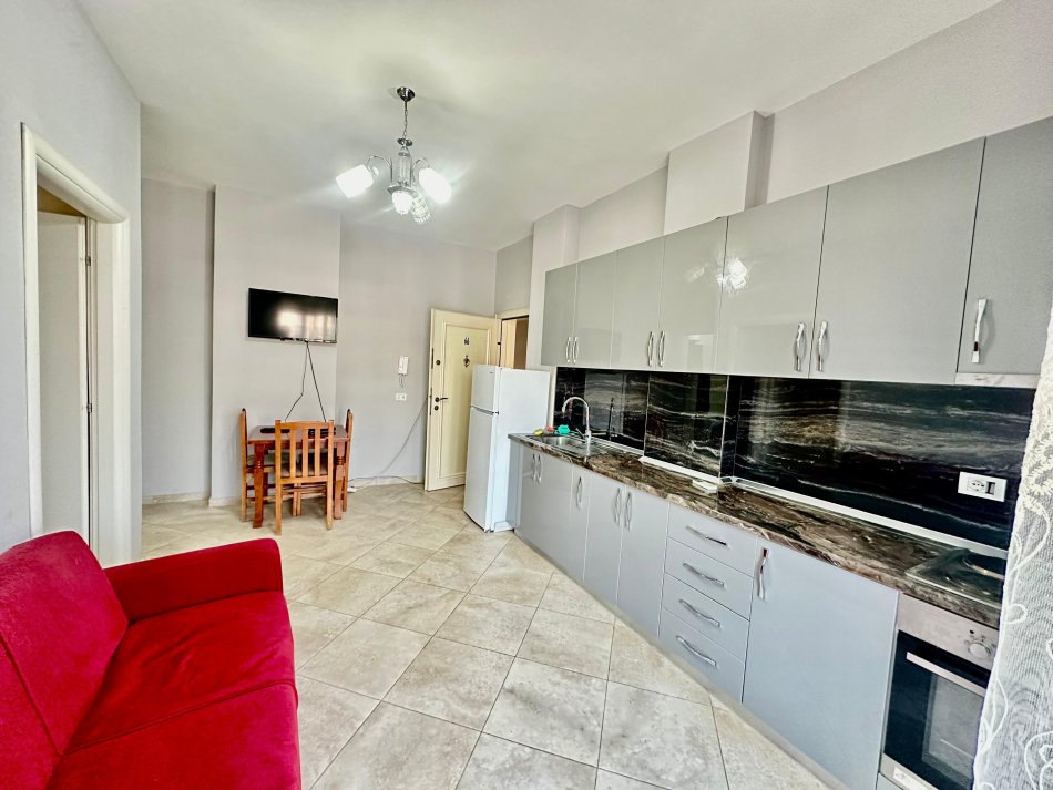 Durres, jepet me qera apartament 1+1+Ballkon Kati 6, 75 m² 300 € (Plazh)