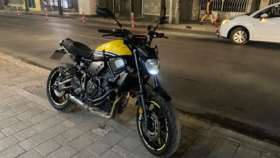Tirane, shes Motociklete Yamaha XSR700 ABS , gri e erret 38.000 km 5.900 €