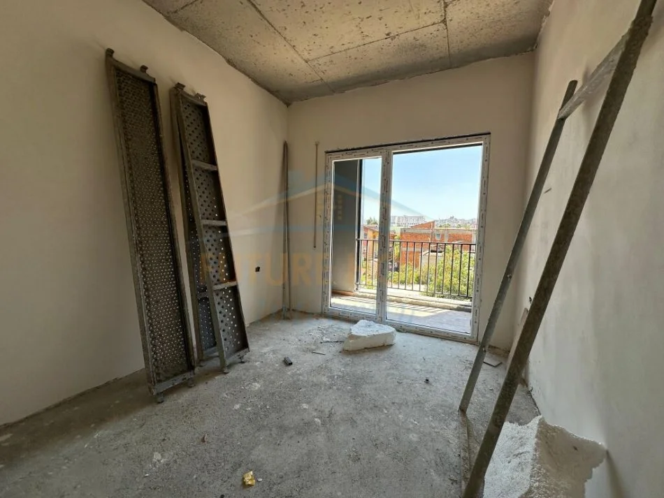 Tirane, shitet apartament 2+1 Kati 2, 86 m² 160.000 € (SPITALI AMERIKAN 3)