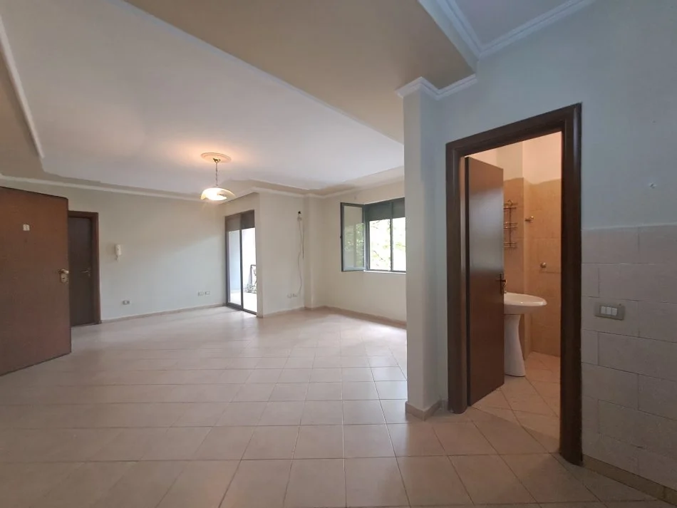 Tirane, Apartament 2+1 per shitje Kati 1, 100 m² 170.000 € (Ali Demi)