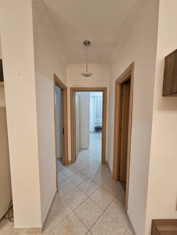 Tirane, jepet me qera apartament 2+1 Kati 5, 100 m² 350 € (Fresk , Rruga Feim Ibrahimi Tirane)
