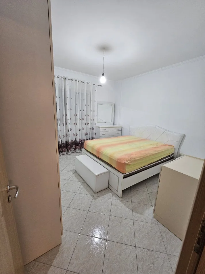Tirane, jepet me qera apartament 2+1 Kati 5, 100 m² 350 € (Fresk , Rruga Feim Ibrahimi Tirane)