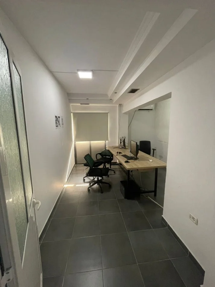 Tirane, jepet me qera ambjent biznesi Kati 2, 150 m² 1.500 € (Myslym Shyri ( përballë Drejtoris së Policis))