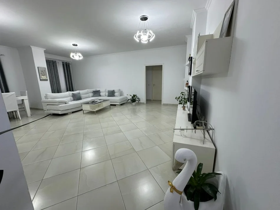 Tirane, shitet apartament Kati 2, 137 m² 178.100 € (Rruga Mikel Maruli)