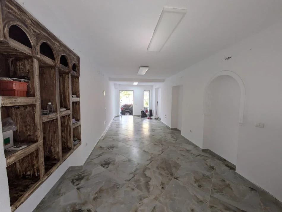 Tirane, Ambient me qira  Kati 1, 45 m² 850 € (Brryli)