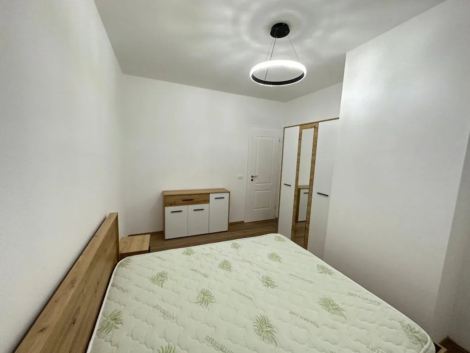 Tirane, jepet me qera apartament 1+1 Kati 9, 400 € (Astir (Vila L))