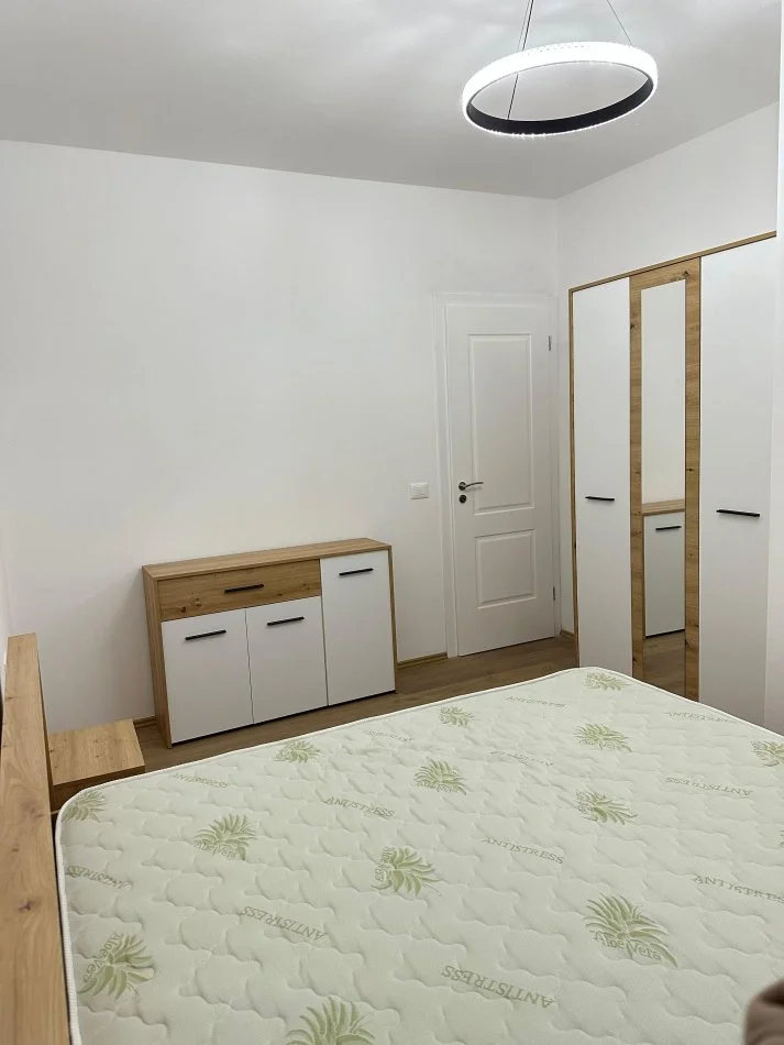 Tirane, jepet me qera apartament 1+1 Kati 9, 400 € (Astir (Vila L))