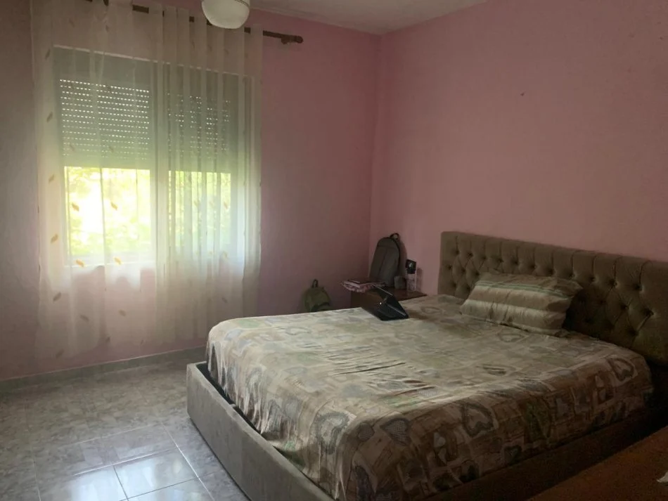 Tirane, jepet me qera shtepi 3+1 Kati 1, 110 m² 35 000 LEK (REXHEP TARJA)