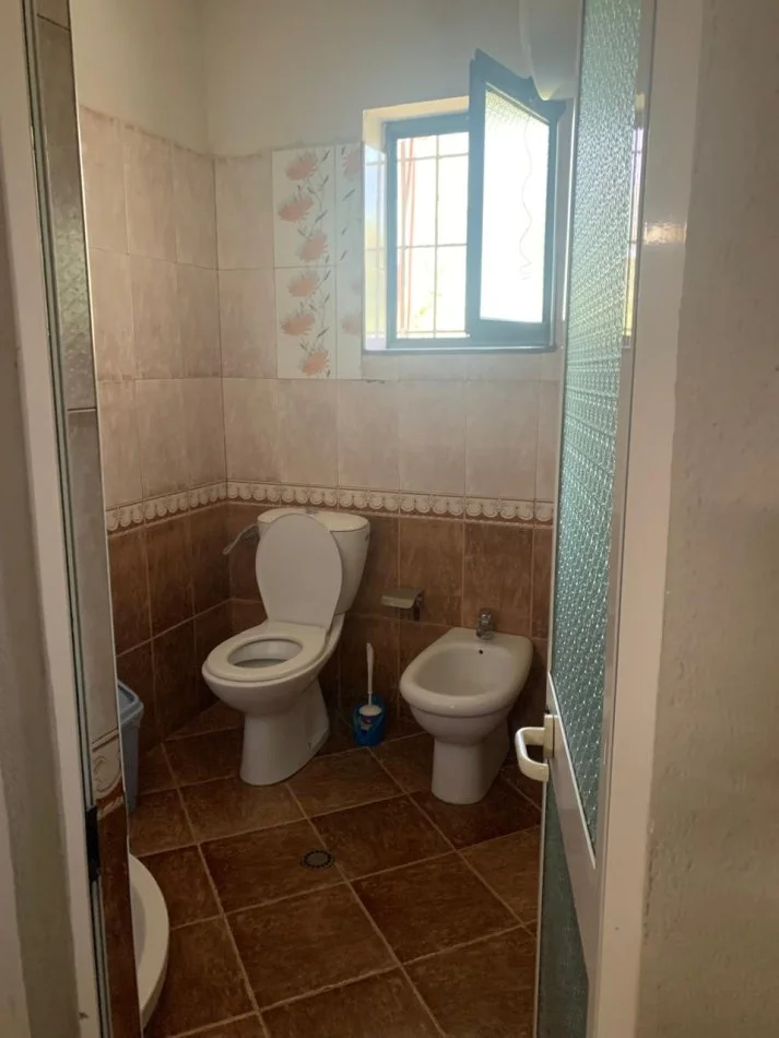 Tirane, jepet me qera shtepi 3+1 Kati 1, 110 m² 35 000 LEK (REXHEP TARJA)