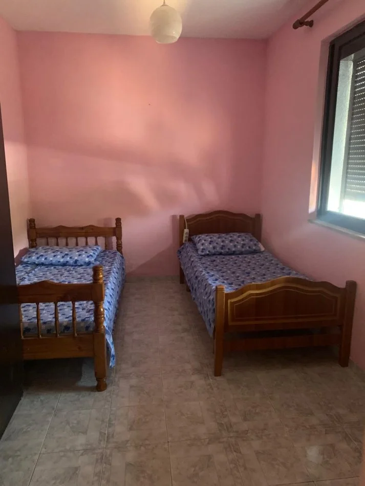 Tirane, jepet me qera shtepi 3+1 Kati 1, 110 m² 35 000 LEK (REXHEP TARJA)