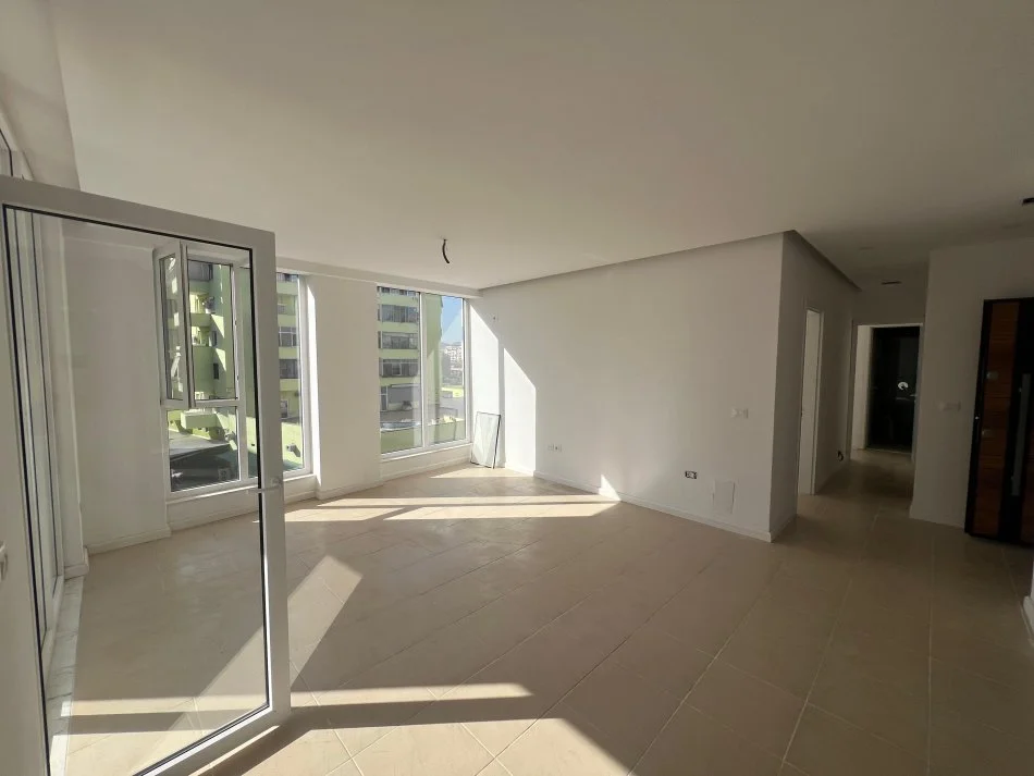 Tirane, jepet me qera apartament 2+1+Ballkon Kati 3, 100 m² 500 € (Rruga Jordan Misja)