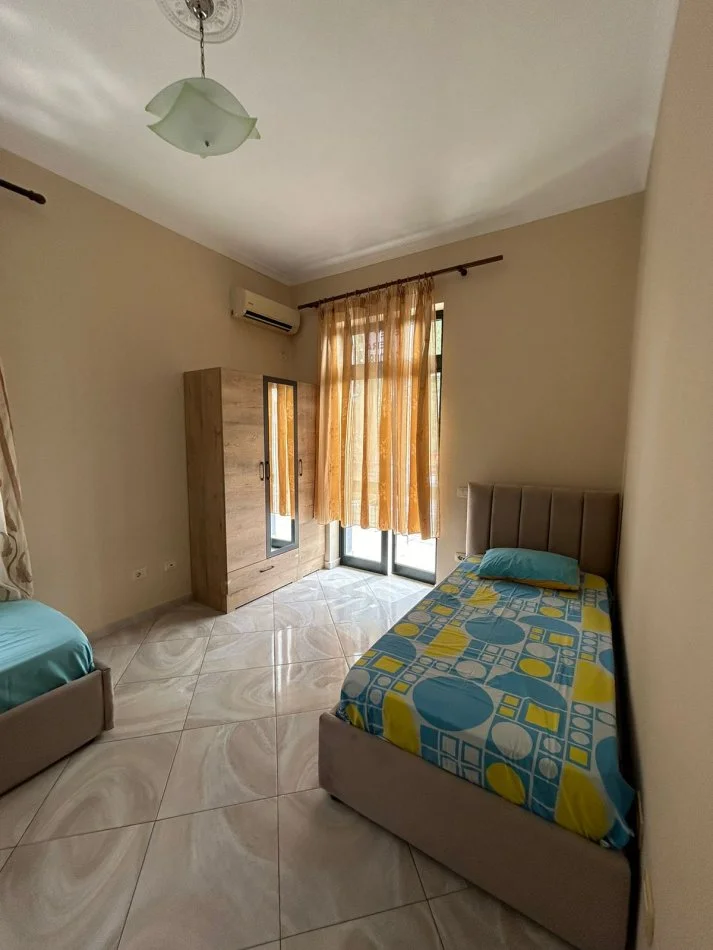 Tirane, jepet me qera apartament 2+1 Kati 2, 80 m² 600 € 