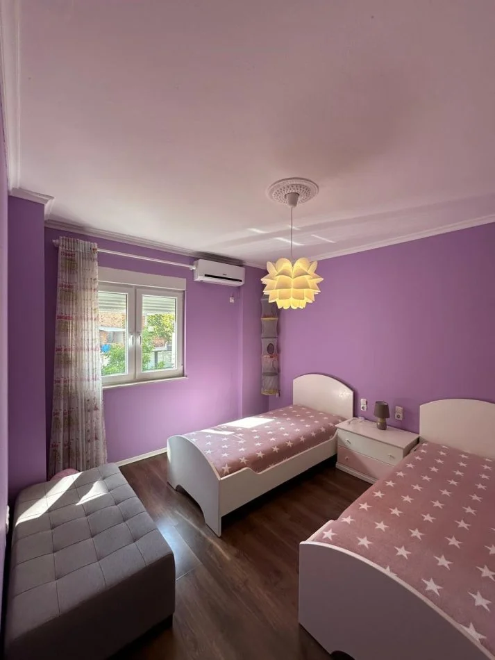 Shqiperi, jepet me qera apartament 3+1 Kati 2, 110 m² 800 € 