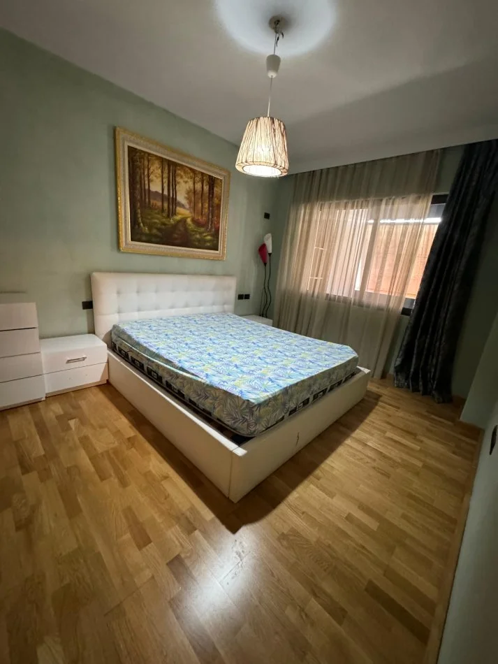Tirane, jepet me qera apartament 2+1+Ballkon Kati 6, 82 m² 450 € (Rruga Sokrat Miho)
