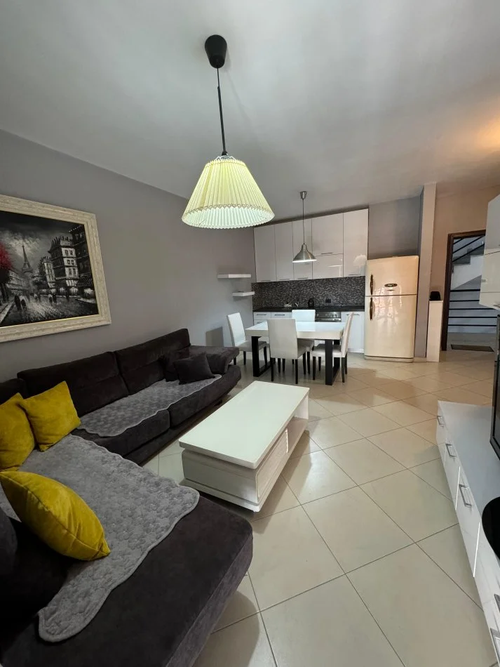 Tirane, jepet me qera apartament 2+1+Ballkon Kati 6, 82 m² 450 € (Rruga Sokrat Miho)