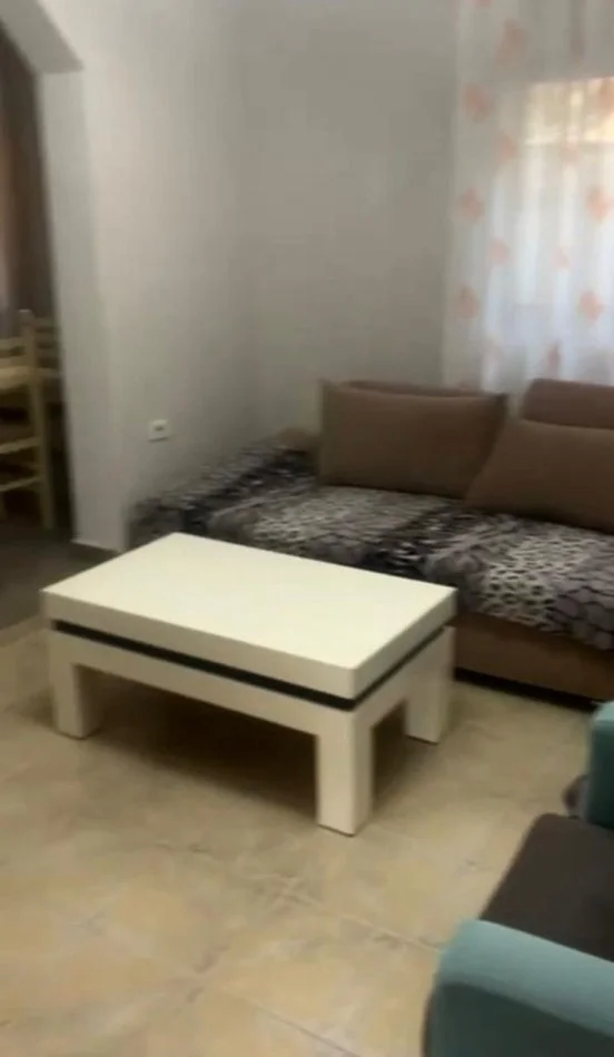 Tirane, jepet me qera apartament 1+1 Kati 1, 83 m² 300 € (Kodra e Priftit)