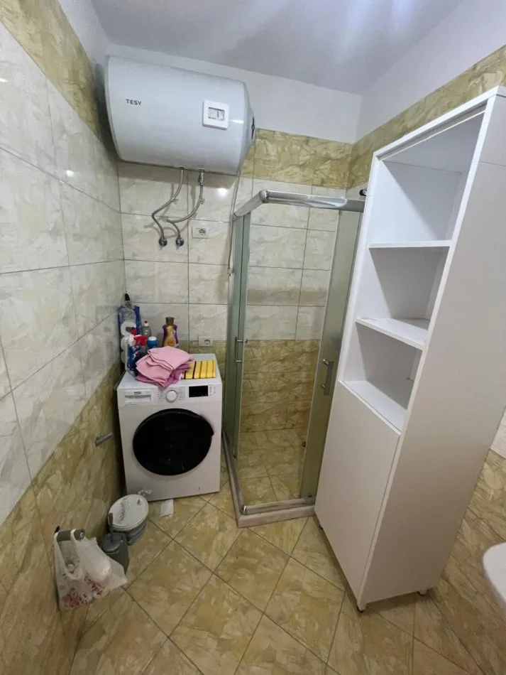 Tirane, jepet me qera apartament 2+1 Kati 4, 85 m² 500 € 