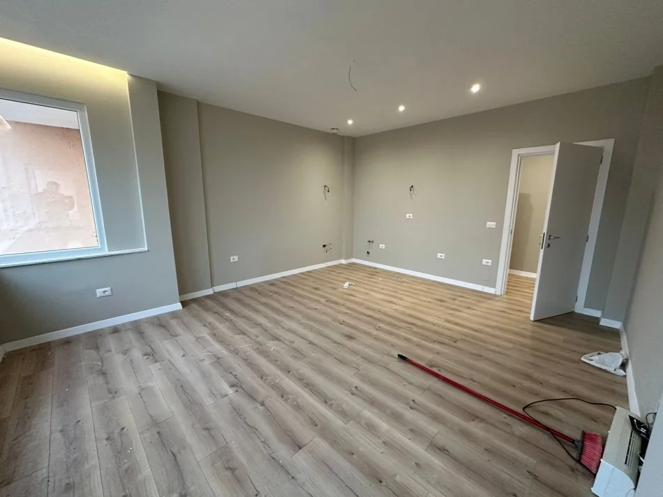 Durres, shitet apartament 1+1 Kati 10, 60 m² 80.000 € (ish rajoni lagja 5)