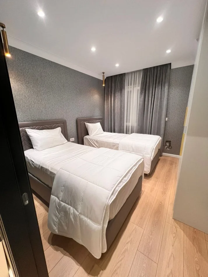 Tirane, Apartament 2+1 per qira Kati 7, 100 m² 1.300 € (Kopshti Botanik)