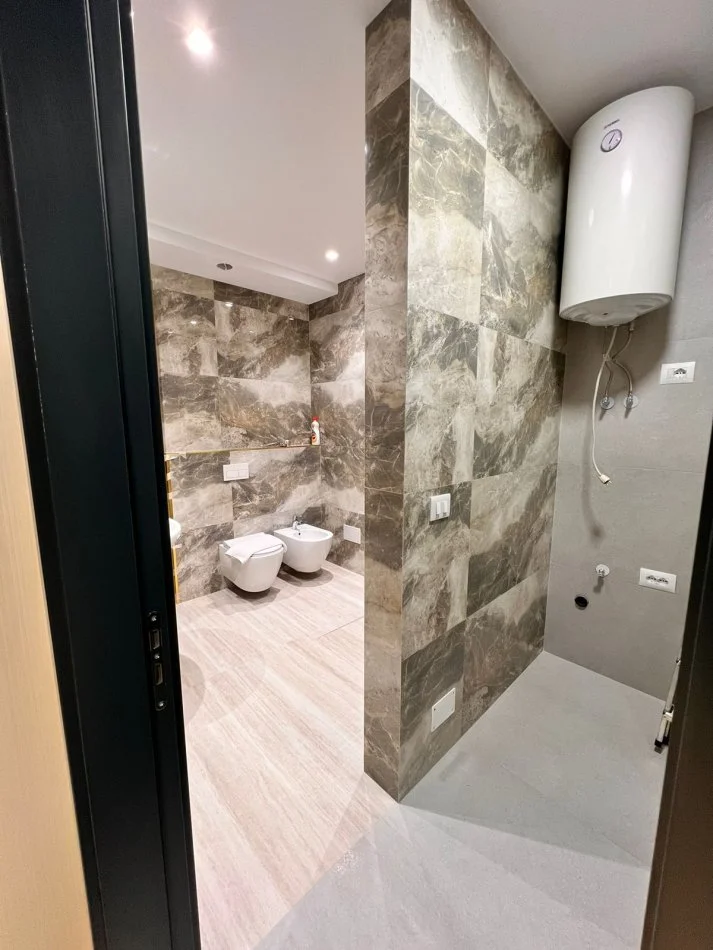 Tirane, Apartament 2+1 per qira Kati 7, 100 m² 1.300 € (Kopshti Botanik)