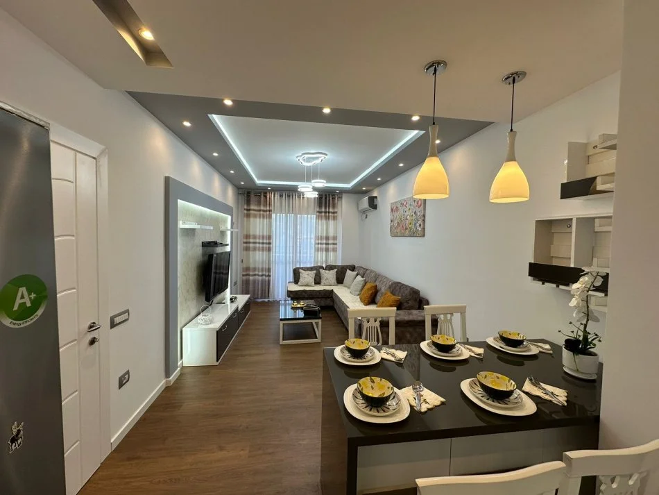 Tirane, shitet apartament 2+1+Ballkon Kati 3, 87 m² 145.000 € (Rruga 3 Deshmoret Yzberisht)