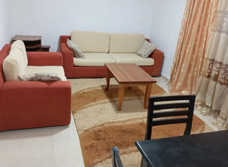 Tirane, jepet me qera apartament 1+1+Ballkon Kati 1, 73 m² 430 € (Parku)