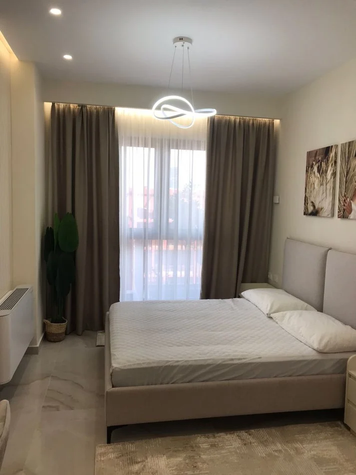 Tirane, Apartament 2+1+ 2 me qira  Kati 17, 100 m² 1.200 € (Rruga Kavajes)